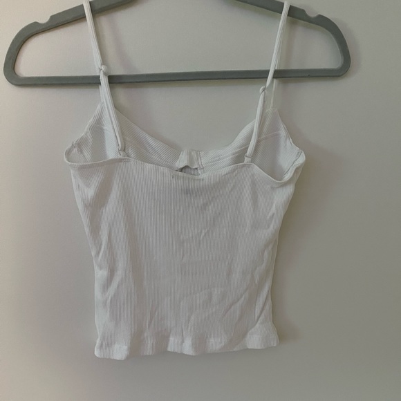 Garage, Dynamite | White Ribbed Cropped Tank Top - Picture 2 of 3
